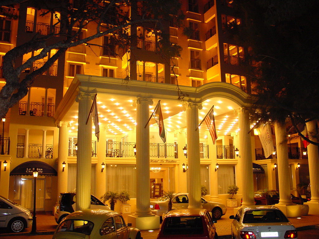 Hotel Le Vendome Kapstaden Exteriör bild The E&O 8 at night